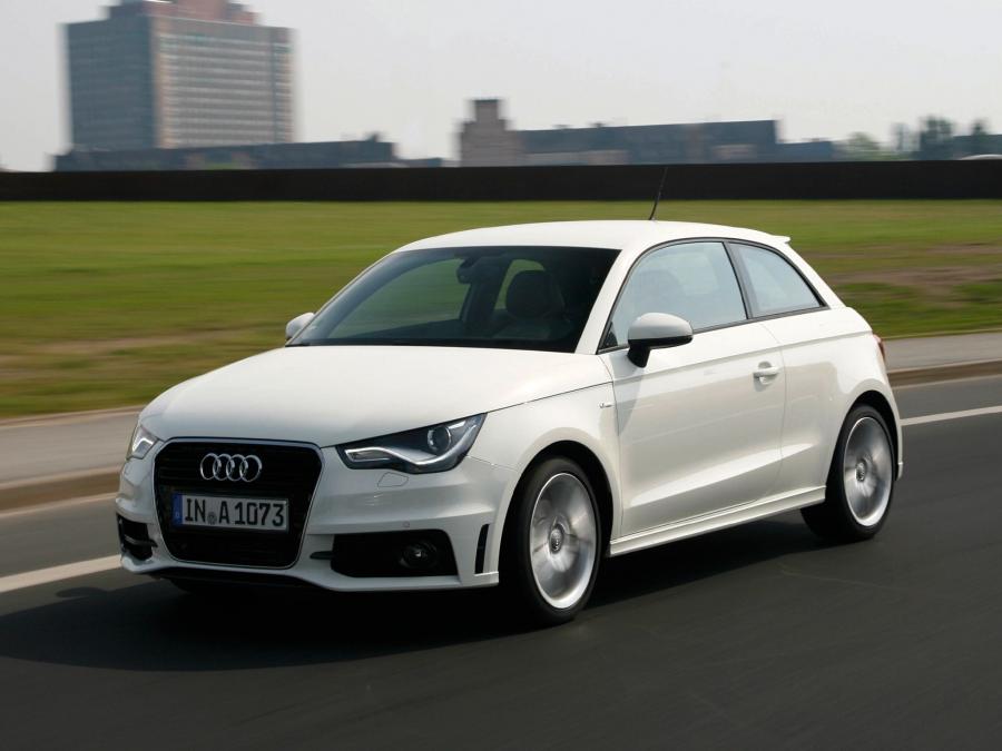  Audi A1 TDI S-Line (8X) 2010 года  (фото 4 из 6)